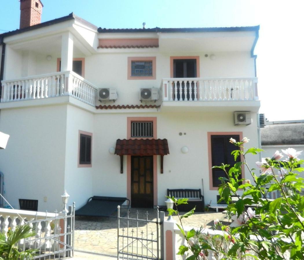 Apartments Jozefina Crikvenica Exteriör bild